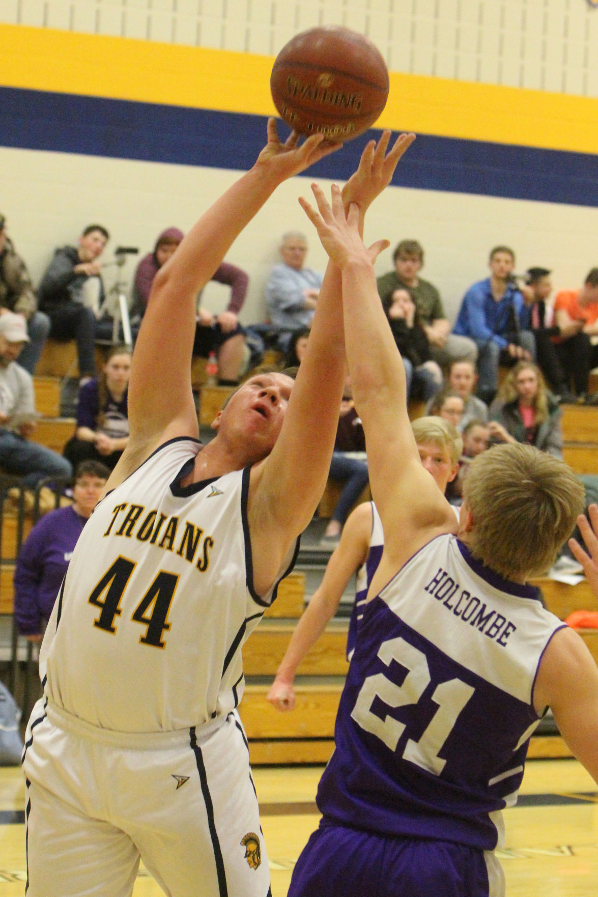 Lake Holcombe at New Auburn boys basketball 2-14-19
